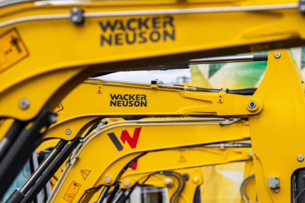 Wacker Neuson mit starken Zahlen und Prognoseanhebung